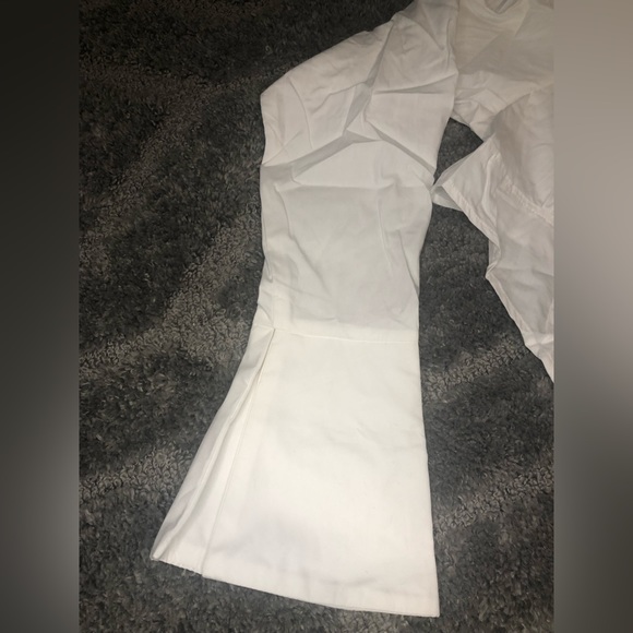ALL WHITE SHEIN FRONT CUT OUT CROP TOP - Picture 3 of 6